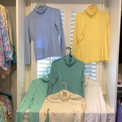 Lot 8625. Lot of Ladies Turtlenecks Tops ( size Medium )