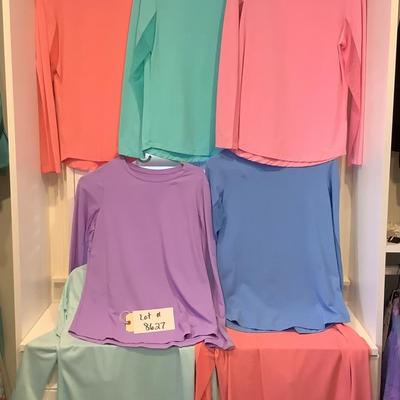 Lot 8627. Lot of Ladies Tops ( size Medium )