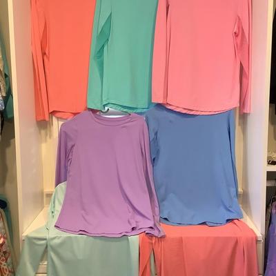 Lot 8627. Lot of Ladies Tops ( size Medium )