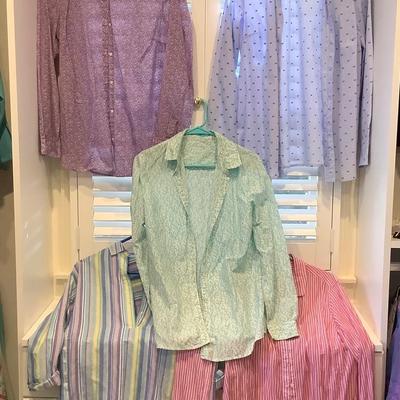 Lot 8629. Lot of Ladies Casual Blouses