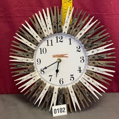 Clothes pin clock