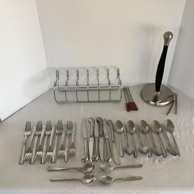 Lot 9008 Flatware, Paper Towel Holder. Organizer