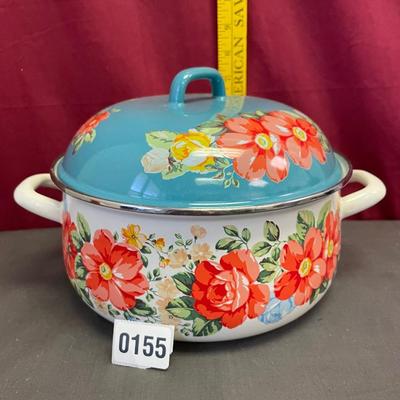Pioneer Woman covered pot
