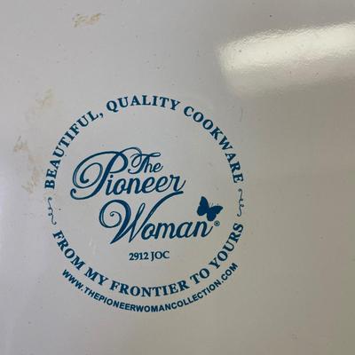 Pioneer Woman covered pot