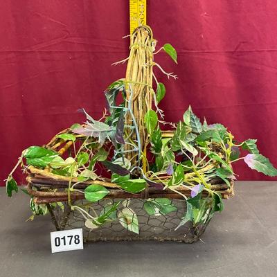 Decorative basket