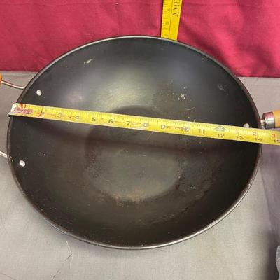 Wok pan