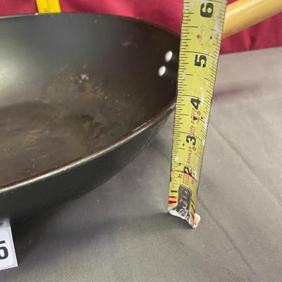 Wok pan