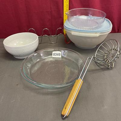 Tupperware with lid and misc kitchen