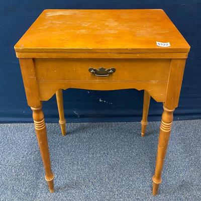 Singer Fashion Mate Sewing Machine in Cabinet