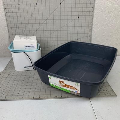 #87 Cat Liter Box and Cat Water Fountain