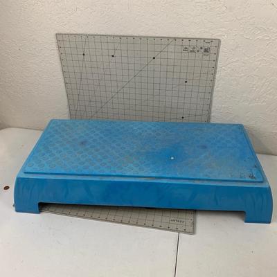 #132 The Firm Box Fold Out Stand