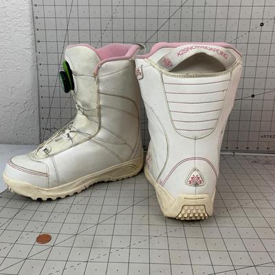 #232 K2 Kat Snowboardinng Boots Jr. Size 5