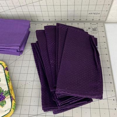 #253 Purple Table Linens and Hot Pad