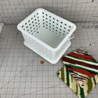 #258 Hot Pads and Plastic Basket