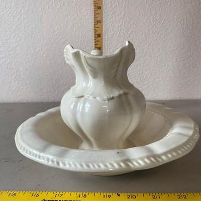 Small pitcher and bowl set