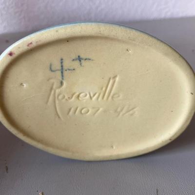 Roseville, serving bowl with two candleholders