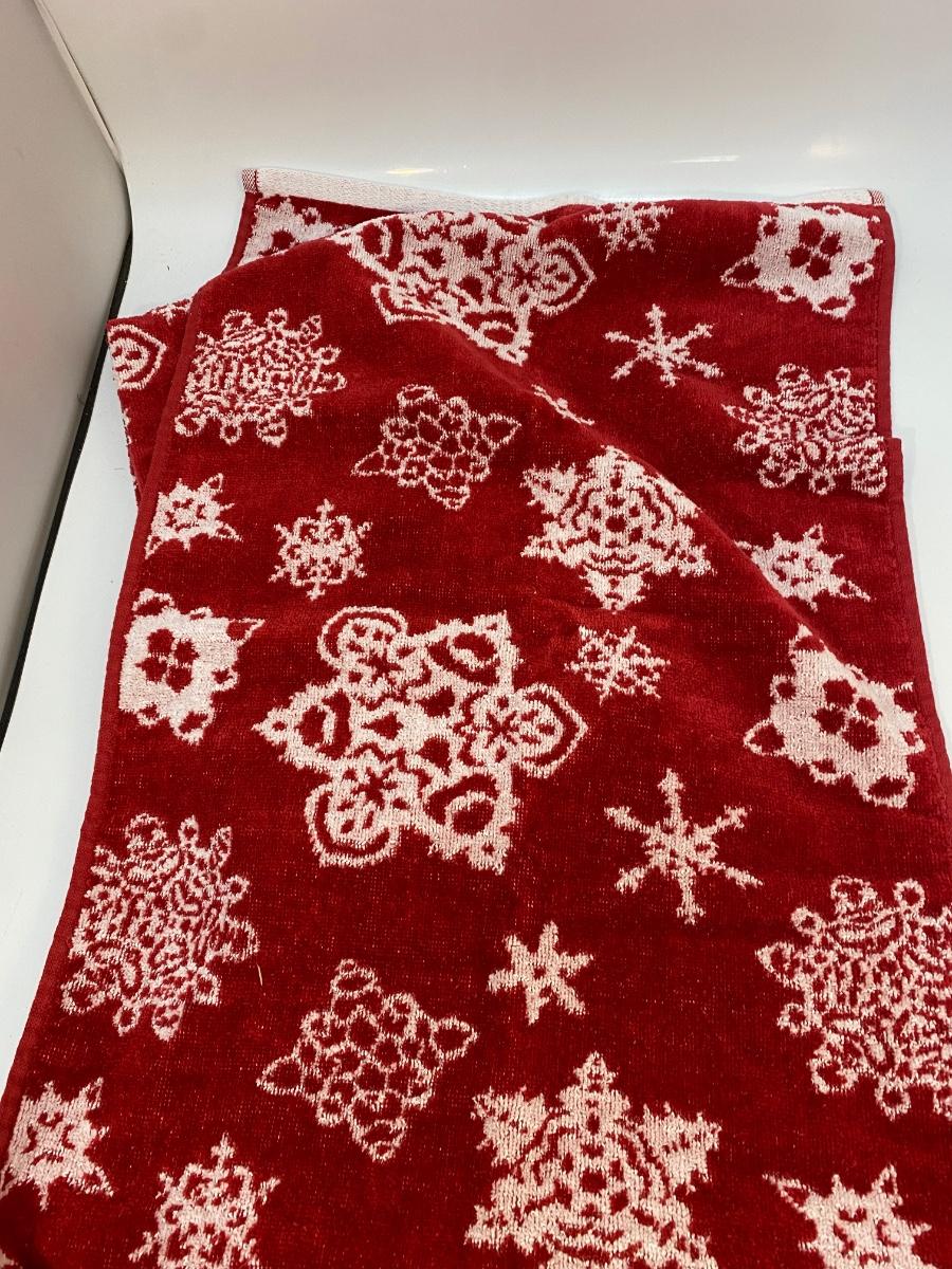 Red and White Reversible Snowflake Holiday Christmas Winter Hand Towels