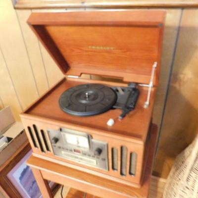 Retro Reproduction Crosley Turntable and CD Player