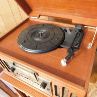 Retro Reproduction Crosley Turntable and CD Player
