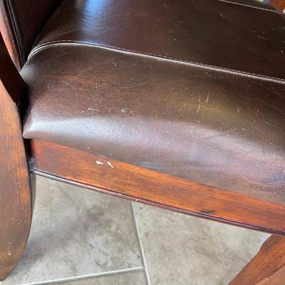 Gorgeous Dining Room Table & Chairs & Hutch!