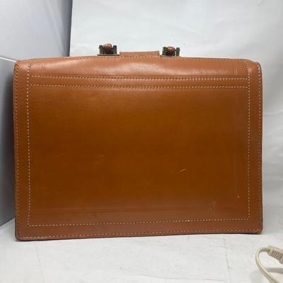 Lot including 2 desk lights and a leather locking briefcase attaché