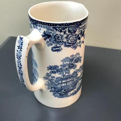 Royal Staffordshire Clarice Cliff Tonquin pitcher