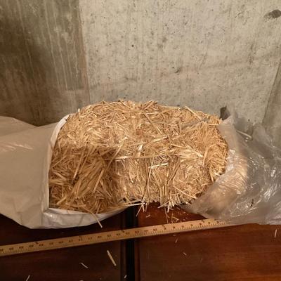 Straw bale