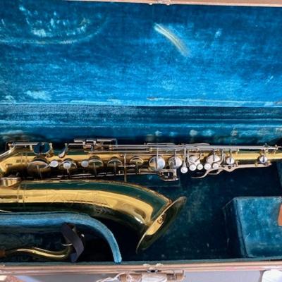 Collegiate Saxophone by Holton, Elkhorn, WIS, U.S.A.