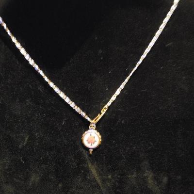 Gold necklace with vintage rose