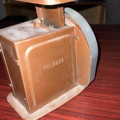 Postal scale