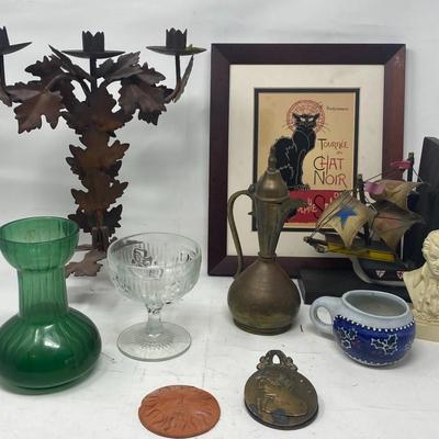 Decorative items lot