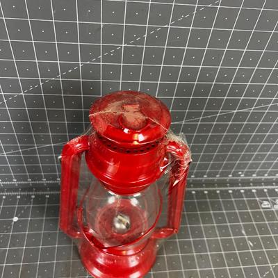 Globe Brand #707 Red Kerosene Lantern, New old Stock