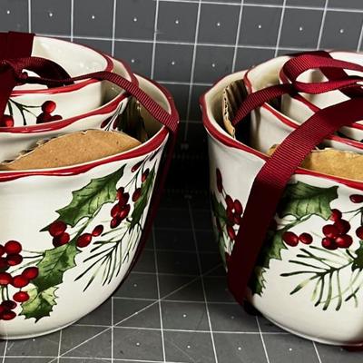 Fabulous Small Holly Berry Serving Bowls 4