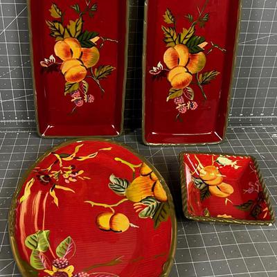 Octavia Apricots and Berry Serving Ware (4) 