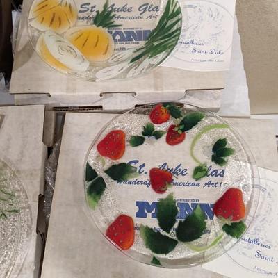 St. Luke Cristalleris Art Glass 8.25" Salad Plates
