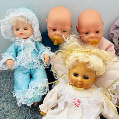 Twin Babies and More Baby Dolls (FR-JM)