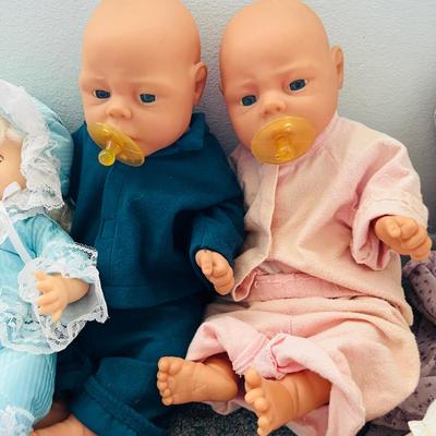 Twin Babies and More Baby Dolls (FR-JM)