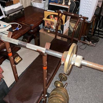 Billard Barbell weight bench and weight weights.