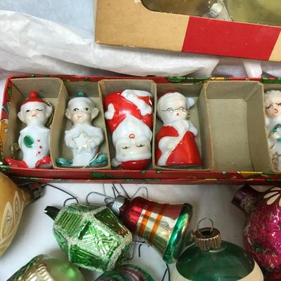 lot of vintage Christmas bulbs
