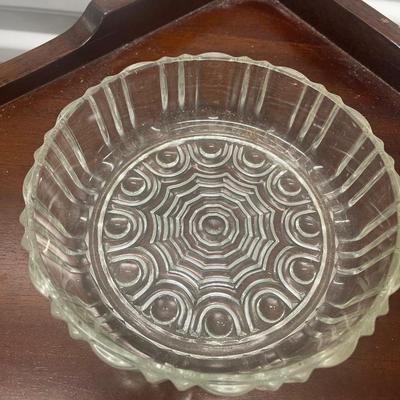 Heavy glass bowl with lid. 7”   Round