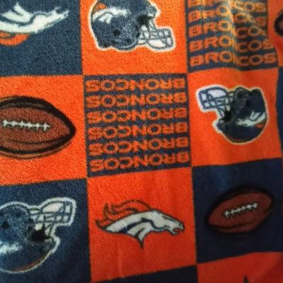FULL 6 PACK BRONCO WORLD CHAMPION COKE COLA BOTTLES AND BRONCO THROW