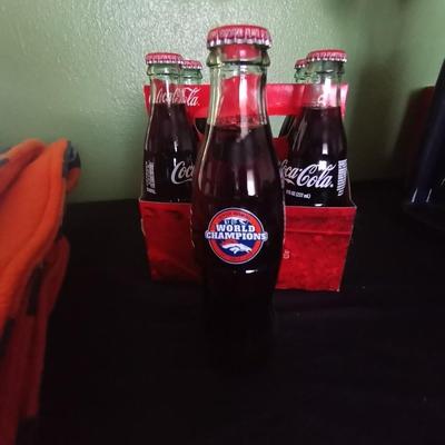 FULL 6 PACK BRONCO WORLD CHAMPION COKE COLA BOTTLES AND BRONCO THROW