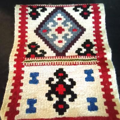 WOVEN RUNNER AND 2 DREAMCATCHERS