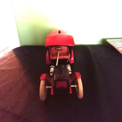 TEXACO COMPANY CAR BANK WITH KEY-FLAG OILLAMP WITH FOUR COASTERS