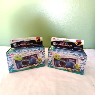 NEW ULTRA- VIOLET LIGHT SMARTPHONE SANITIZER AND TWO DISPOSABLE CAMERAS