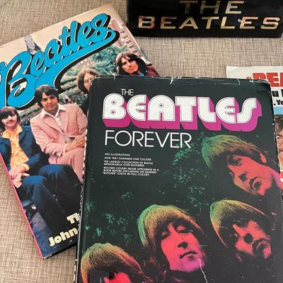 Lot 33 Beatles Group 4 Hardcover Books + 6 45's  John Paul George Ringo