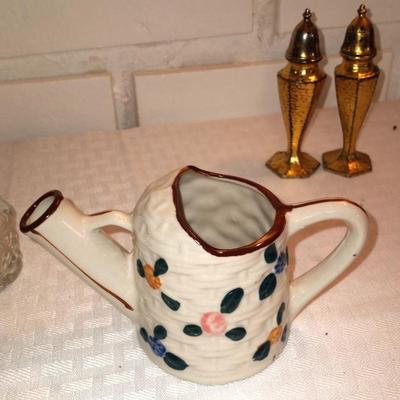 HAND PAINTED COLLECTABLES AND SALT&PEPPER COLLECTION