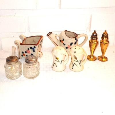 HAND PAINTED COLLECTABLES AND SALT&PEPPER COLLECTION
