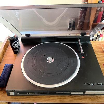 Lot 65 Vintage Technics Turntable Model SL-L25 WORKS