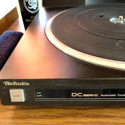 Lot 65 Vintage Technics Turntable Model SL-L25 WORKS